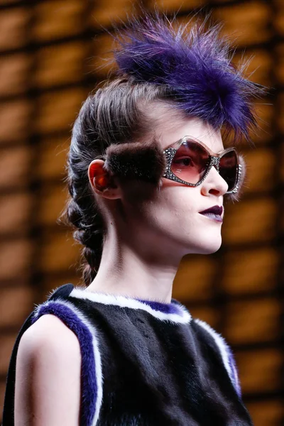 Look 27